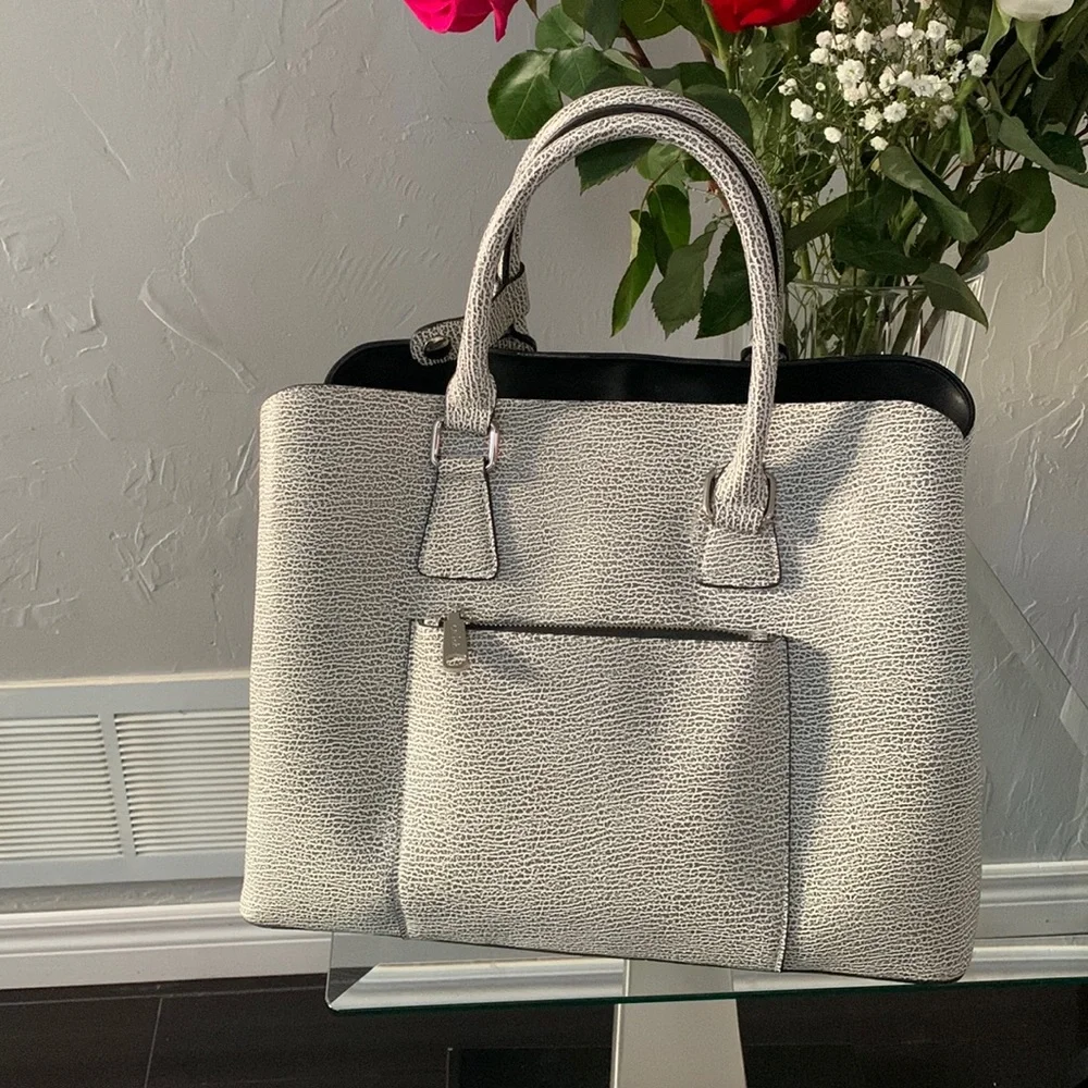 Colab Hand Bag - Picture 1 of 5